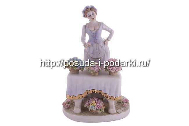 Статуэтка фарфоровая. Статуэтка Цветочница h-30 см