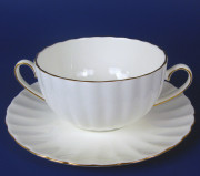 Бульонная чашка с блюдцем Магнолия белая (золотая лента) 370 мл 