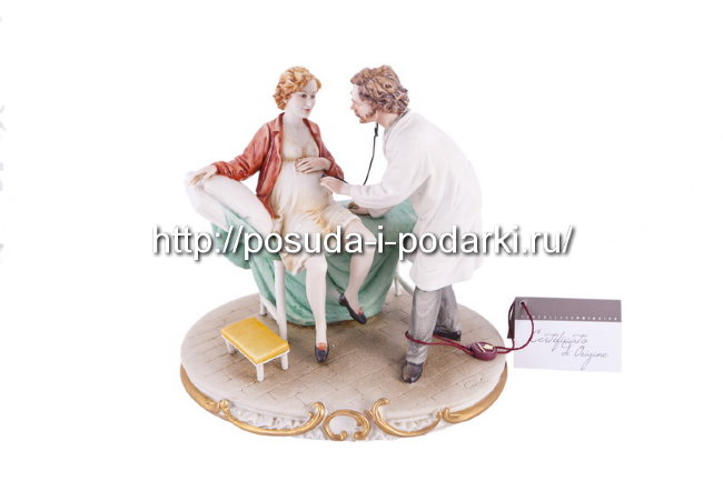 Статуэтка фарфоровая Врач акушер-гинеколог 23*22h см