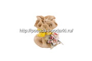 Статуэтка фарфоровая. Мешочек с цветами d-8, h-8 см