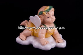 Статуэтка фарфоровая. Сатуэтка Девочка Ангелочек на облаке в желтом l-11, h-9 см