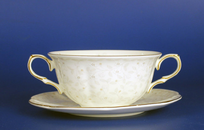 Бульонная чашка 370 мл с блюдцем Джулия беж Империал (золотая лента)